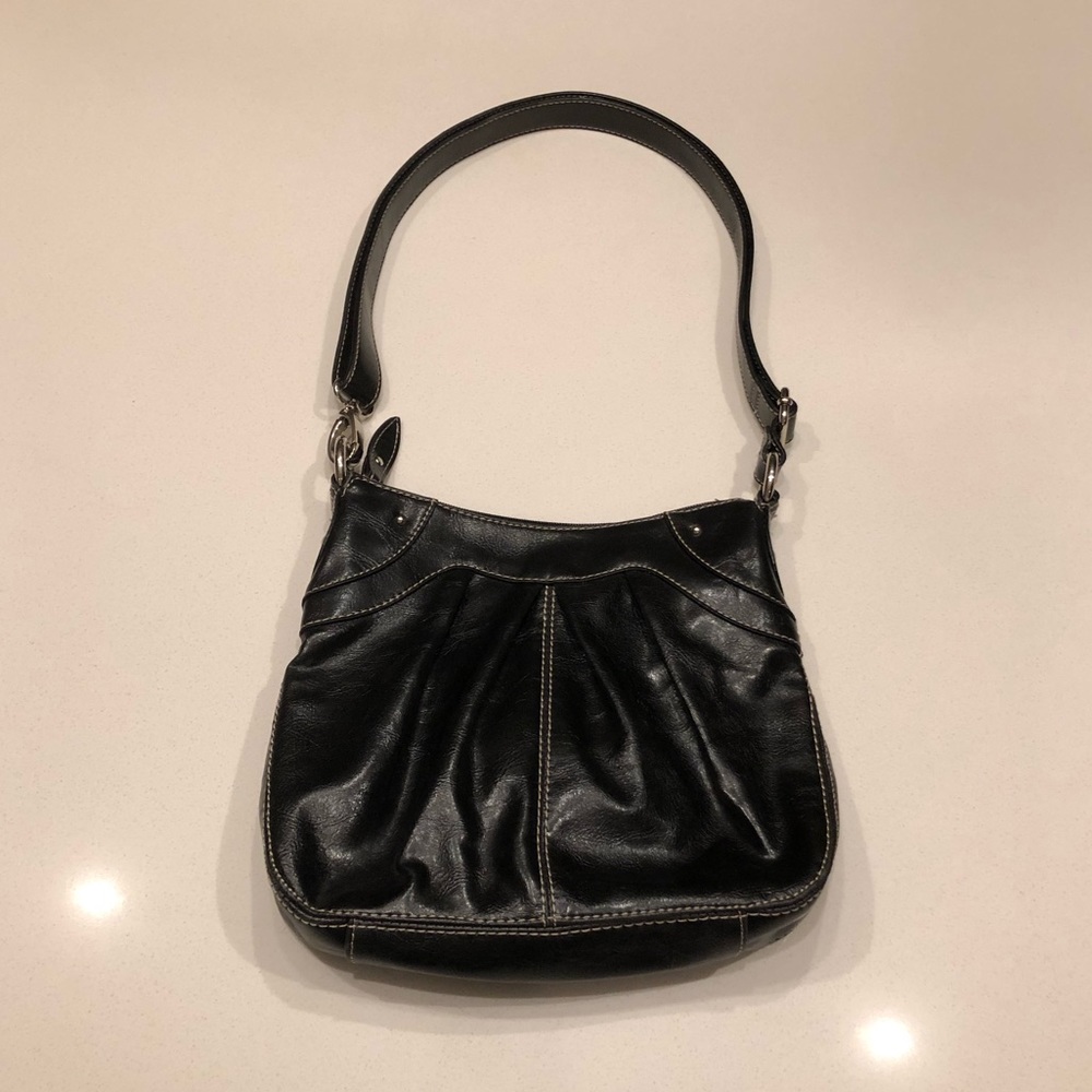 Nine West vegan leather mid-size purse / handbag